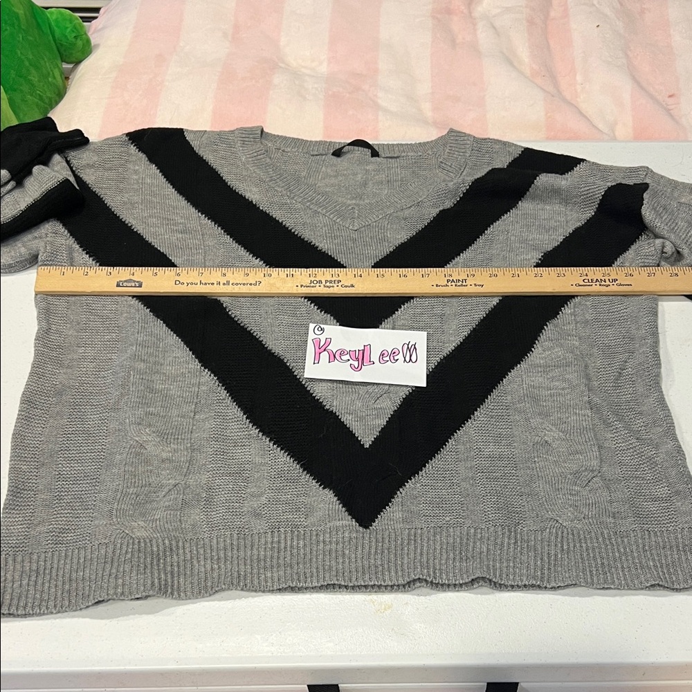 #54. 🪷Knit vneck sweater. 22/24. 2x - Picture 2 of 8